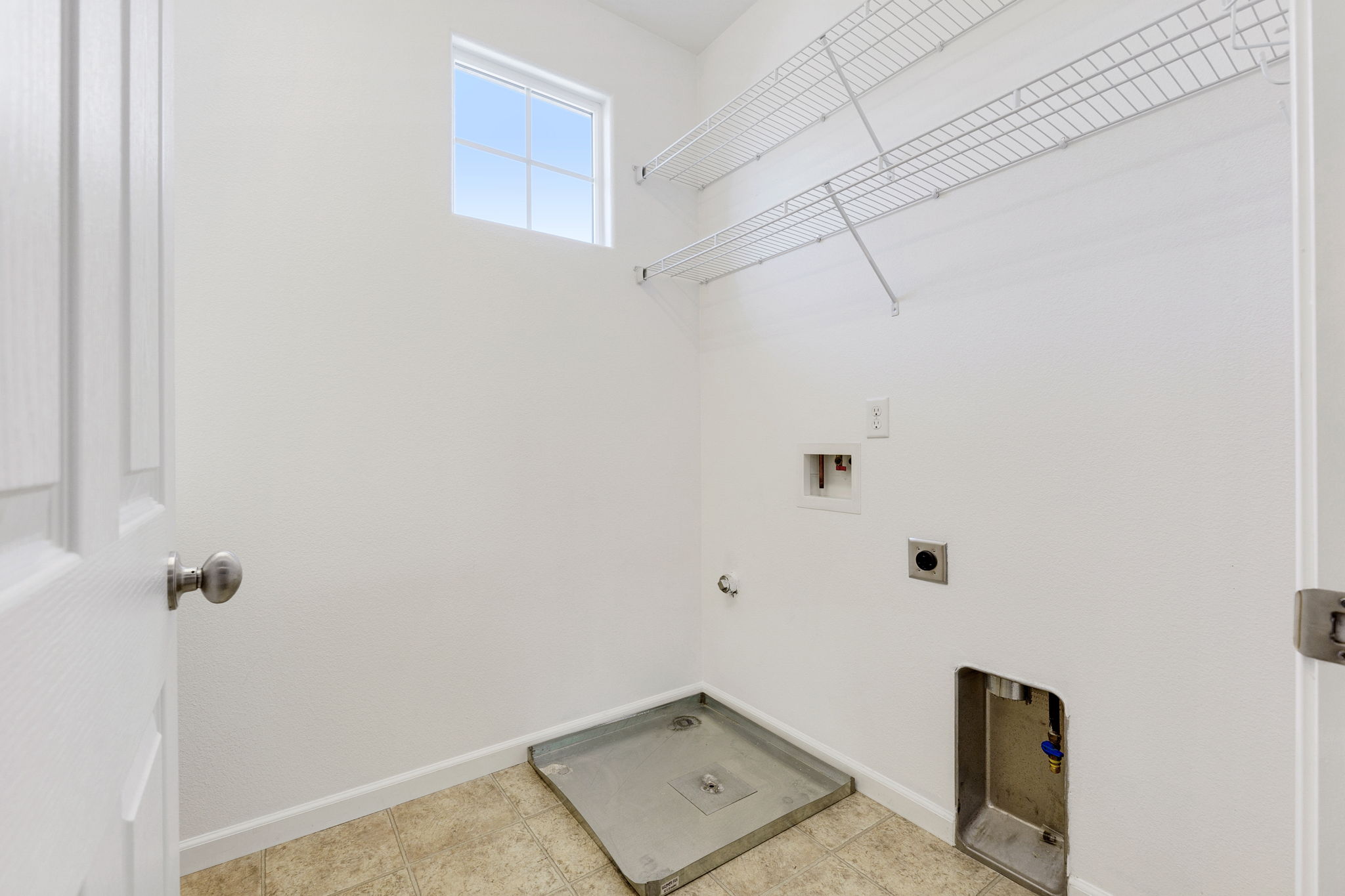 27-web-or-mls-28 Laundry Room