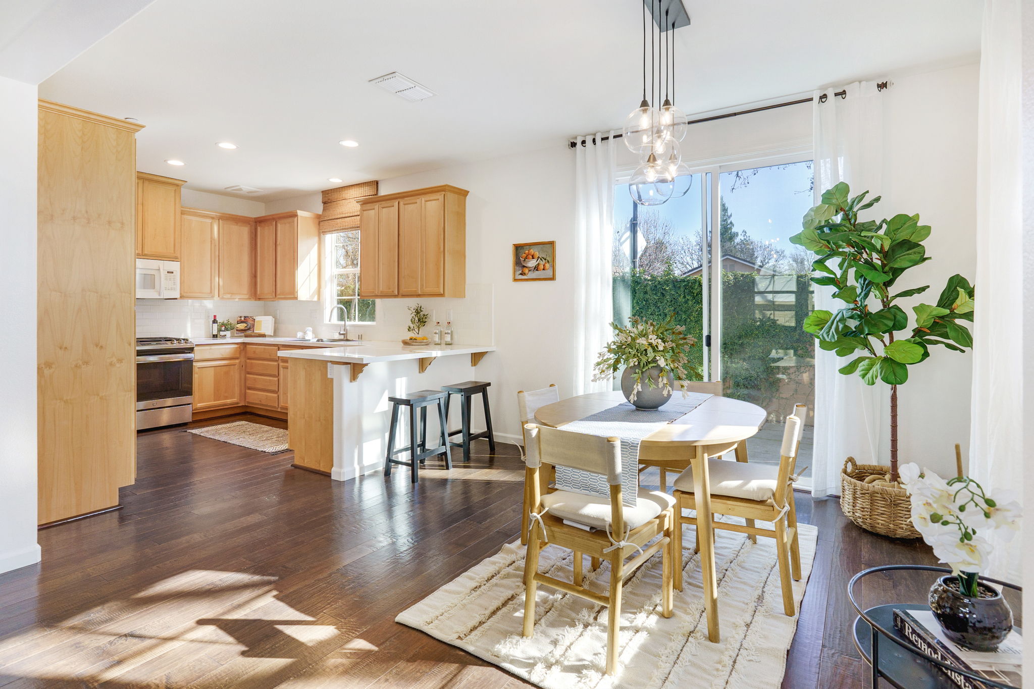 7-web-or-mls-09 Dining Room