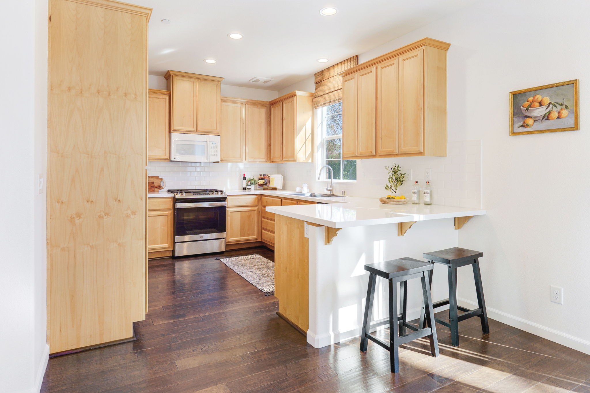 8-web-or-mls-10 Kitchen